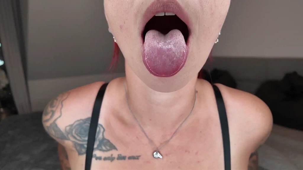 NinaDevil:Achtung! Würgegeräusche und richtig viel Speichel! Blowjob EXTREM – drück deinen Schwanz tief in meinen Hals! NinaDevil:Achtung! Würgegeräusche und richtig viel Speichel! Blowjob EXTREM – drück deinen Schwanz tief in meinen Hals!
