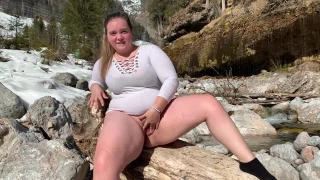 KimberlyCaprice Outdoor piss on a tree trunk