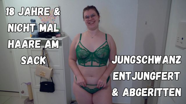 Gratis Live Sex Cams und Adult Chat mit nackten Girls 26 18 jähriger entjungfert!! Nicht mal Haare am Sack!!