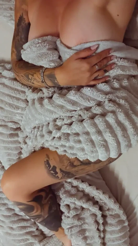 NinaDevil:Ich warte auf dich in meinem Bett! Wenn du unter die Decke schauen möchtest, schreib mich an! NinaDevil:Ich warte auf dich in meinem Bett! Wenn du unter die Decke schauen möchtest, schreib mich an!