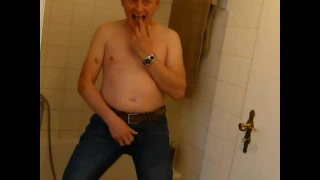 KnutschboyKlaus In the bathroom I cum me ...