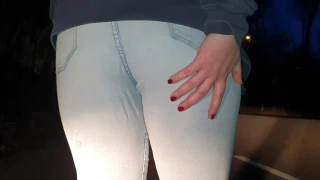 JessiBliss Jeans piss on the street