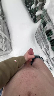 horneyboy98 Wank in the snow