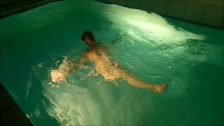 Feuchtegeheim Leg naked swimming filmed in the evening :-)