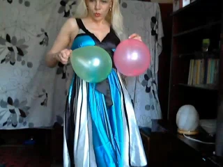 ReifeMartina Blowing ballons!